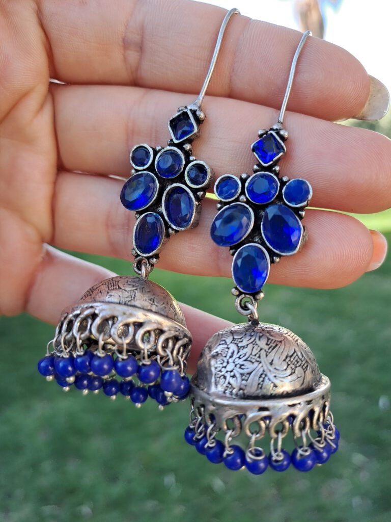 jhumka-grandes-plateados-cristales-perlas- azules-india-en-mendoza
